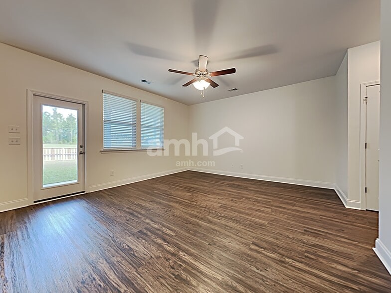 Building Photo - 320 Azore Way