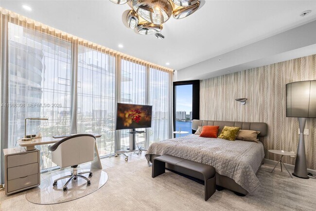 Building Photo - 18555 Collins Ave