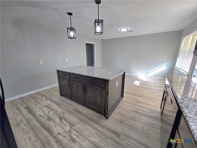 Building Photo - 1204 Amthor Ave