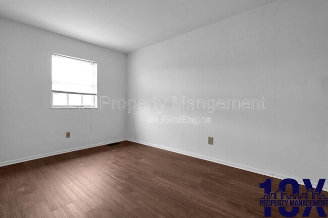 Building Photo - 141 Beacon Run W