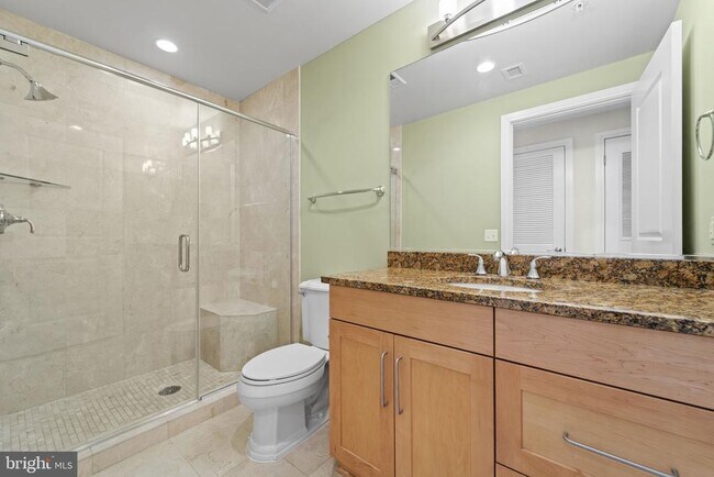Building Photo - 8220 Crestwood Heights Dr