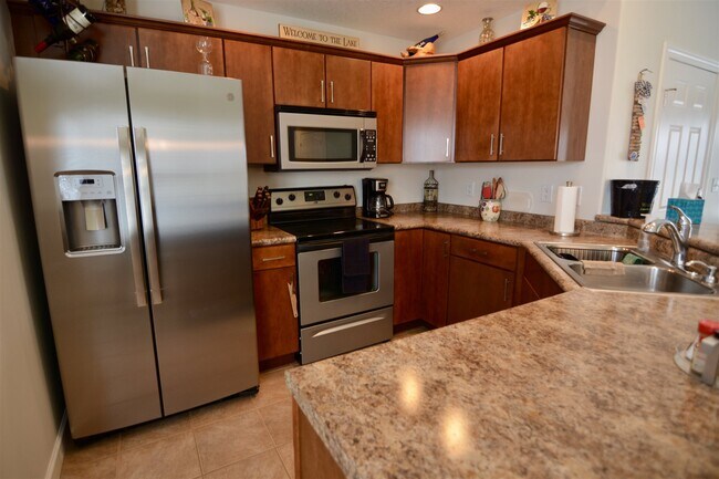 Building Photo - 12368 Bridgeview Dr N