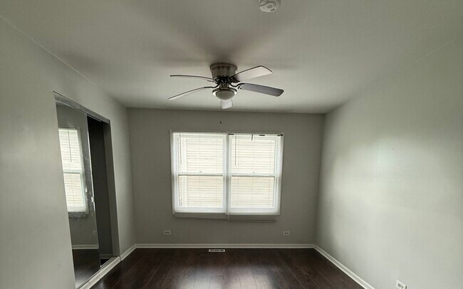 Building Photo - 2116 Briar Hill Dr