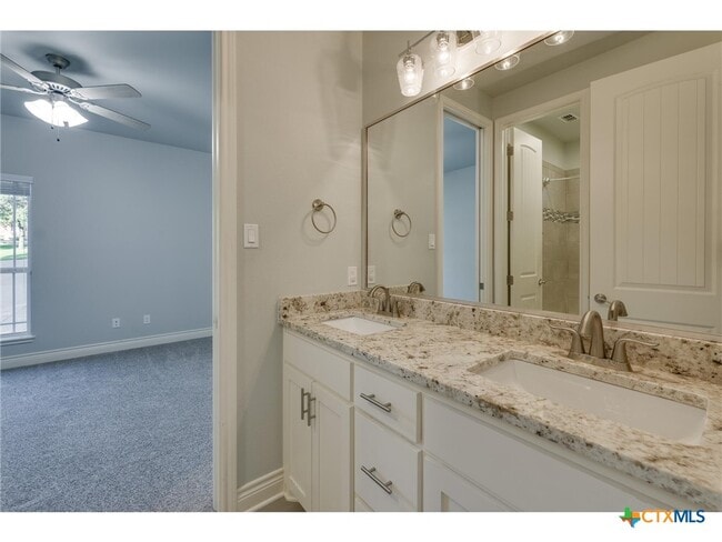 Building Photo - 1729 Las Lomas Ct