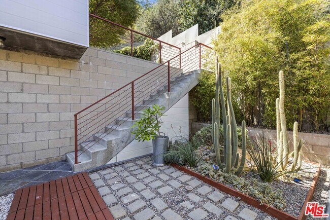 Building Photo - 2222 Bancroft Ave