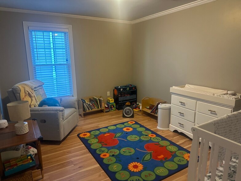 Building Photo - 137 Calumet St