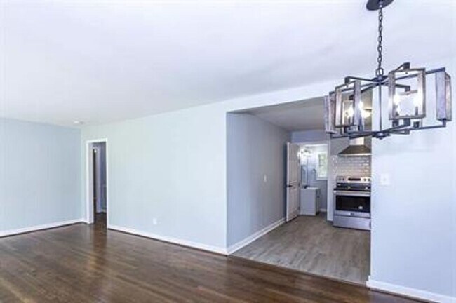 Building Photo - Modern 3BR/2BA Near UAB & Downtown