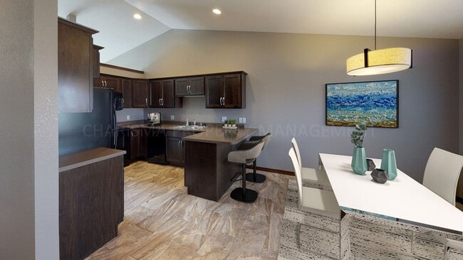 Building Photo - 3 BD, 2 BA TOWNHOME, ATTACHED GARAGE, FIRE...