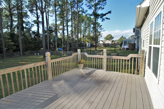 Building Photo - Beautiful 4 Bedroom Home in Sneads Ferry w...