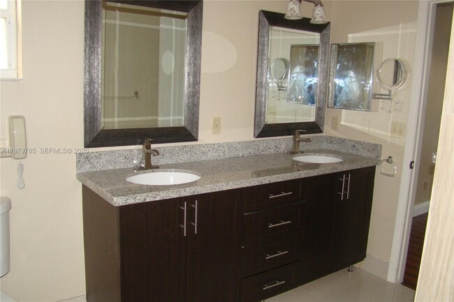 Building Photo - 2784 Oakleigh Ln