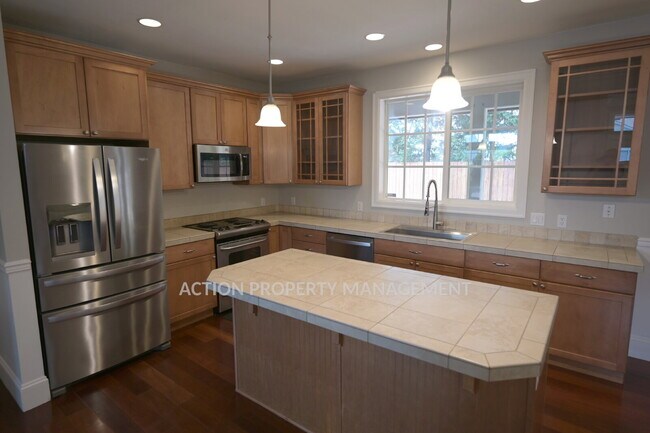Building Photo - Beautiful 3 bed 2 bath home in Sequim