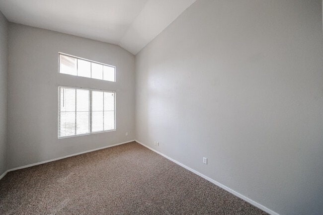 Building Photo - 14707 W Lupine Ln