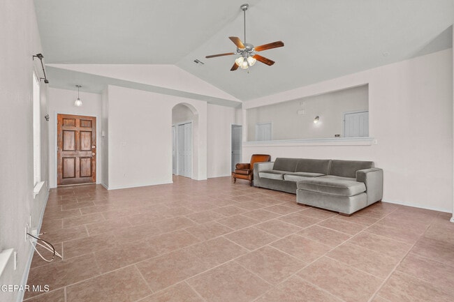 Building Photo - 5477 Francisco Roque Dr