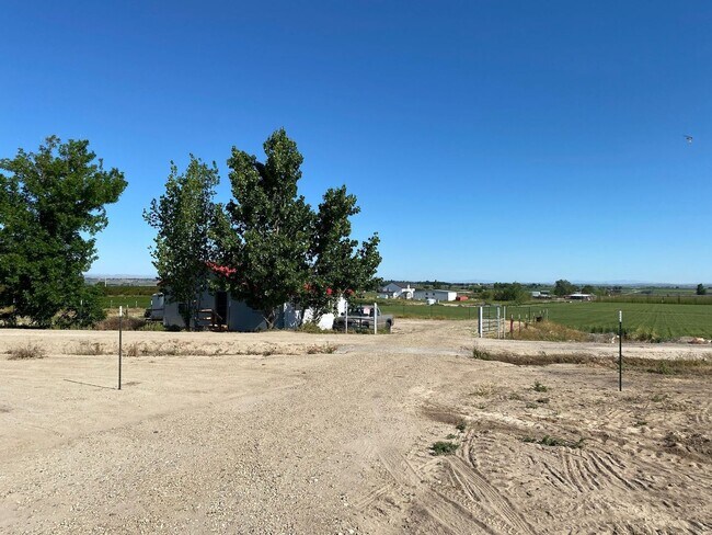 Building Photo - 24470 Ustick Rd
