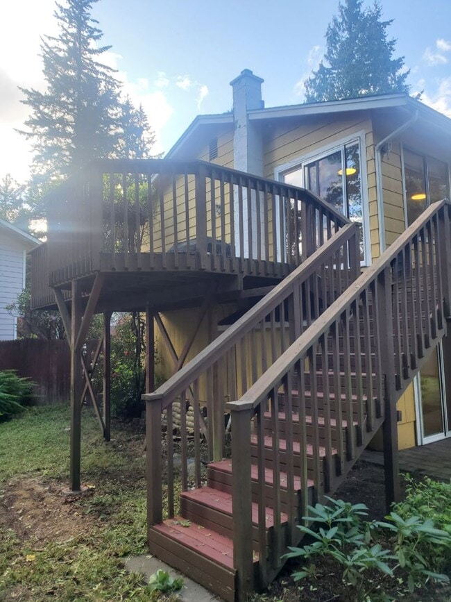 Building Photo - Beautifully Updated Home in Sought-After S...