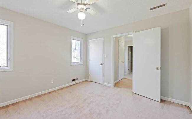 Building Photo - 4/ 2 Home for Rent