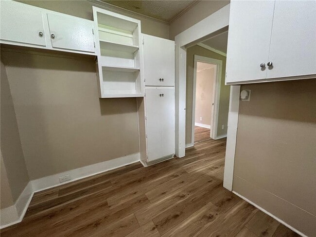 Building Photo - 134 N Carlen St