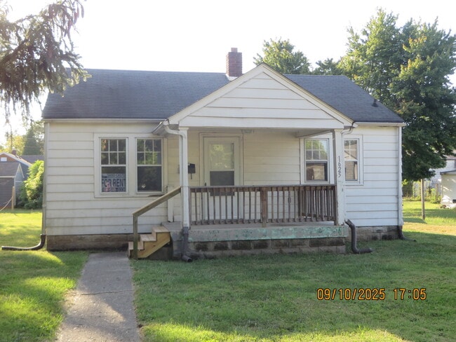 Primary Photo - 1625 Walton St