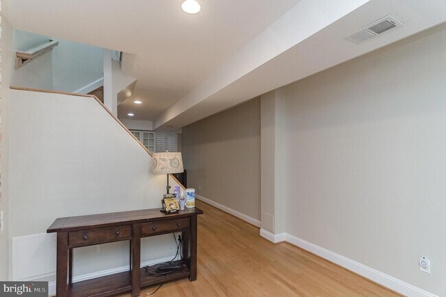 Building Photo - 2321 17th St NW