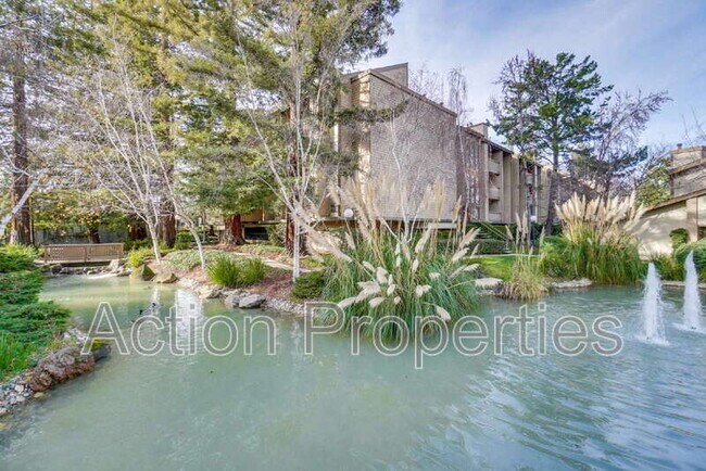 Building Photo - 49 Showers Dr