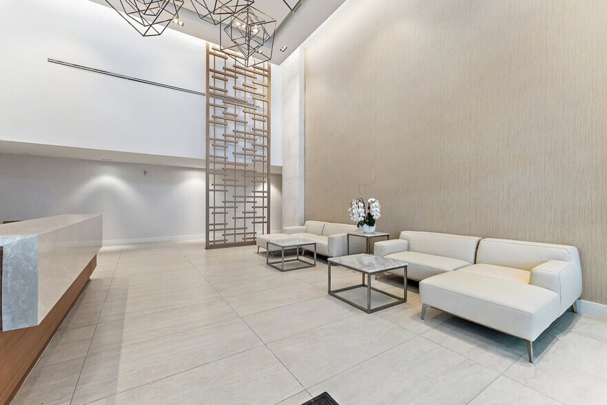 Building Photo - 3100 N Ocean Dr