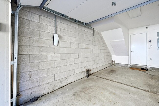 Building Photo - 1341 S Indiana Ave