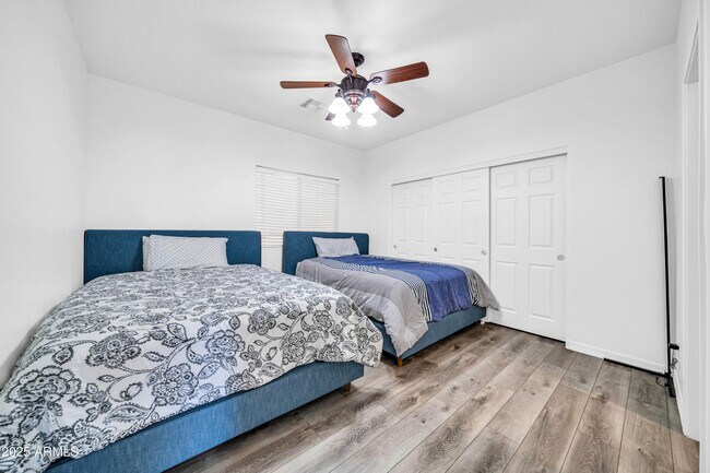Building Photo - 7149 W Avenida Del Sol