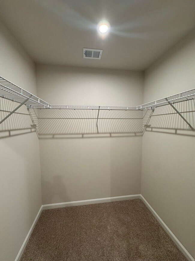 Building Photo - 2905 Orchard Ridge Lane