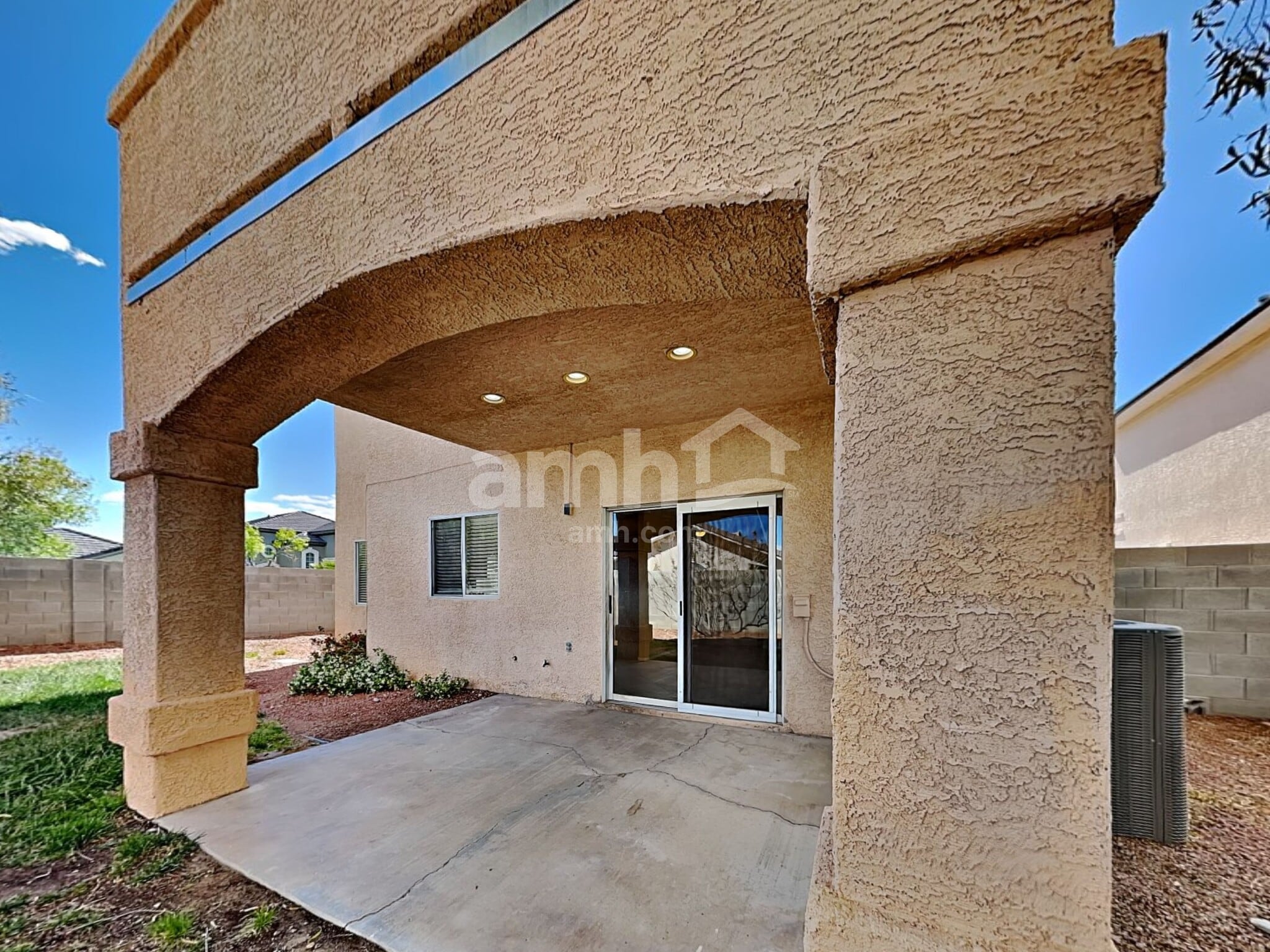 Building Photo - 7400 Fencerow St