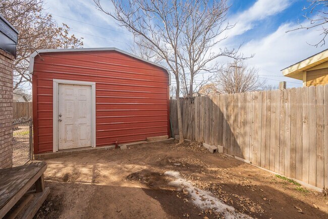 Building Photo - 2918 S Dallas St