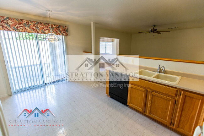 Building Photo - 10864 E Lindner Ave