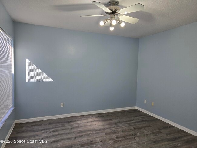 Building Photo - 481 10th Pl