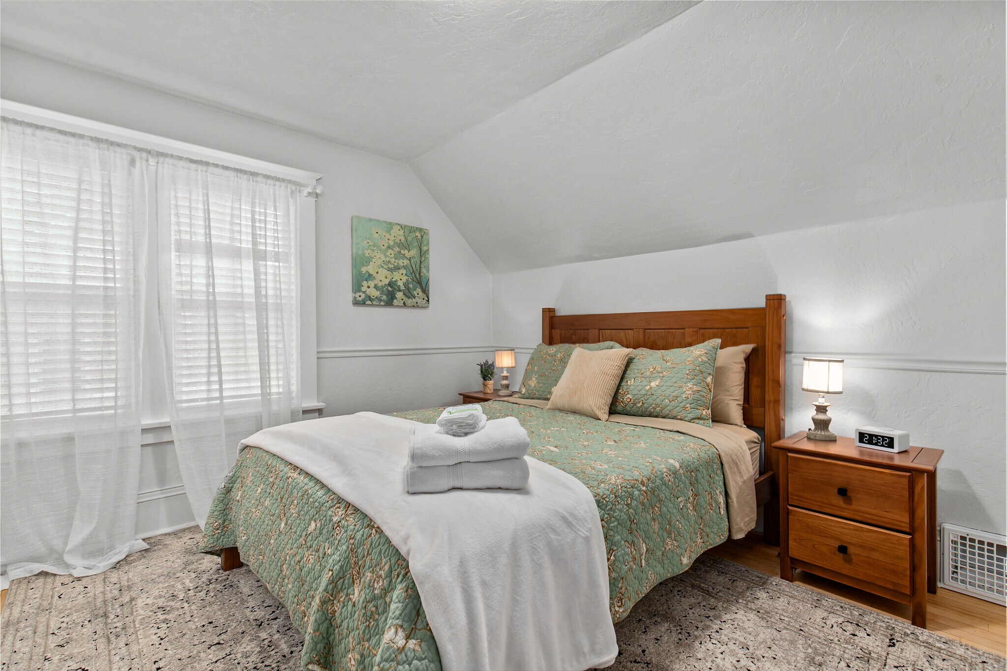 Building Photo - 431 E Summer St