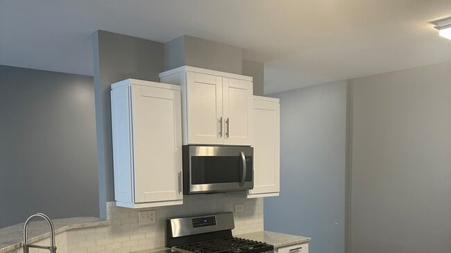 Building Photo - 10201 Mulberry Ln