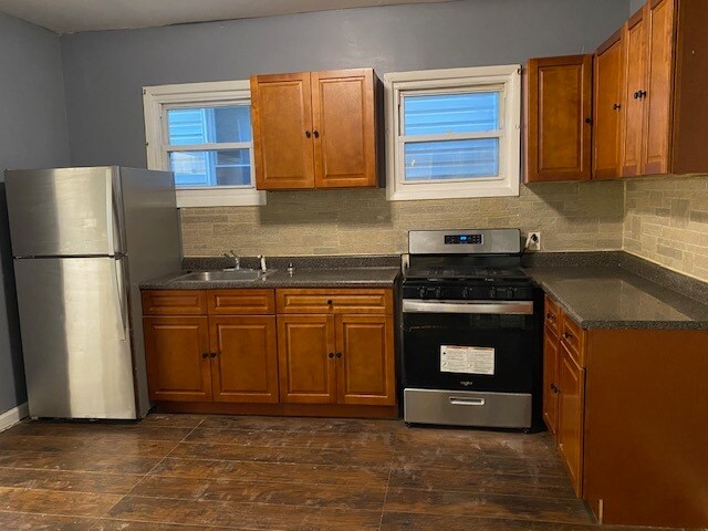 Building Photo - 805 Stuyvesant Ave