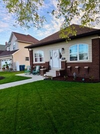 Building Photo - 329 N School Ave