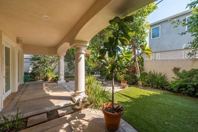 Building Photo - 1300 Elm Ave