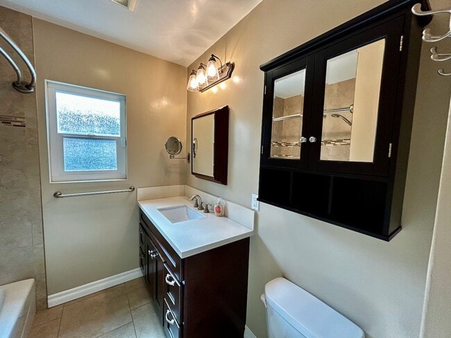 Building Photo - A home that has all the best of California Living!