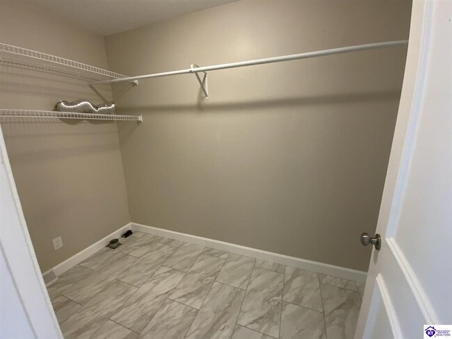 Building Photo - 408 W Crocus Dr