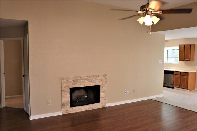 Building Photo - 7718 High Village Dr
