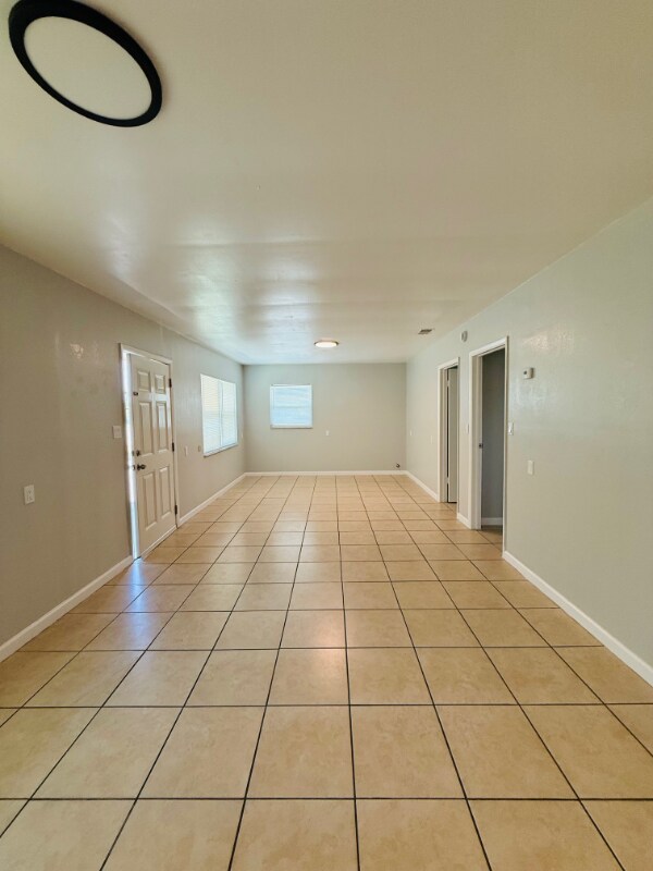 Building Photo - 1013 Neptune Dr