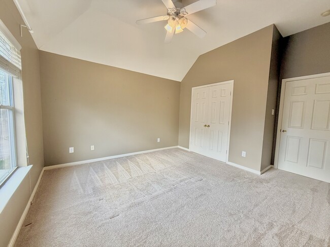 Building Photo - 22435 Cascade Springs Dr