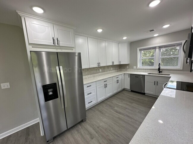 Building Photo - 12317 Metlock Rd