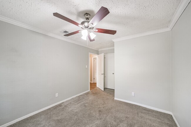 Building Photo - 22203 Fincastle Dr