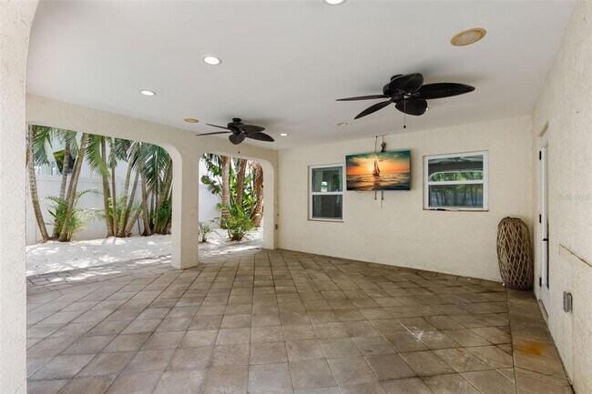 Building Photo - 731 Alda Way NE