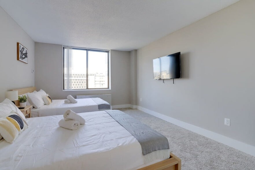 Building Photo - 1201 S Bell St