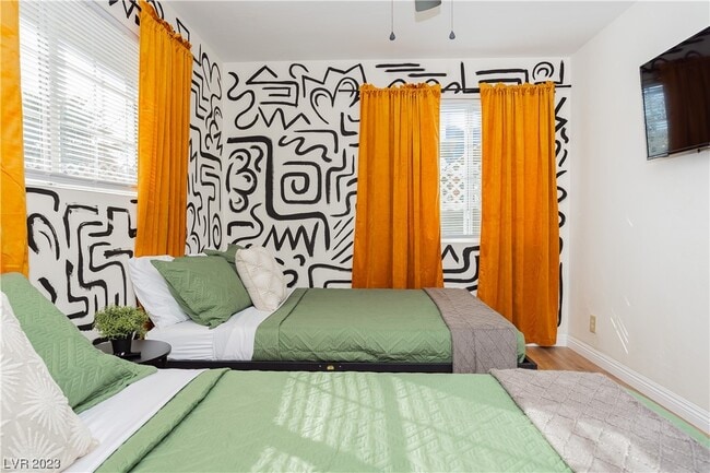 Building Photo - 2205 Santa Paula Dr