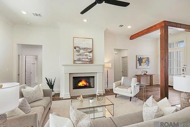 Building Photo - 4 Bedroom Home in Cheval Point Subdivision