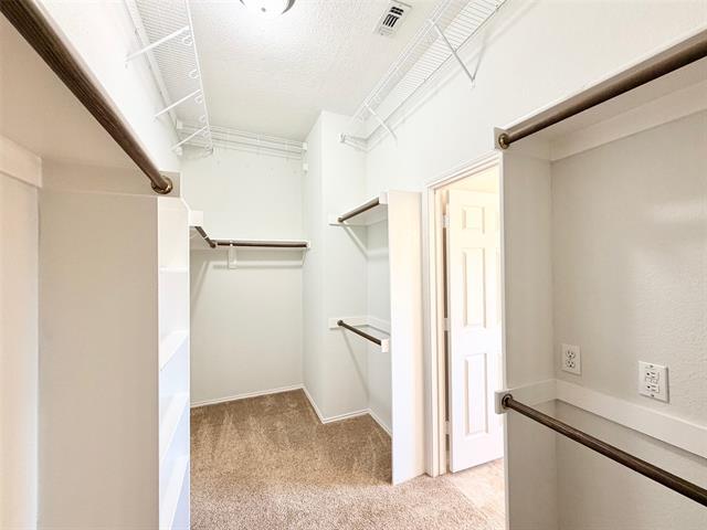 Building Photo - 2913 Dover Dr