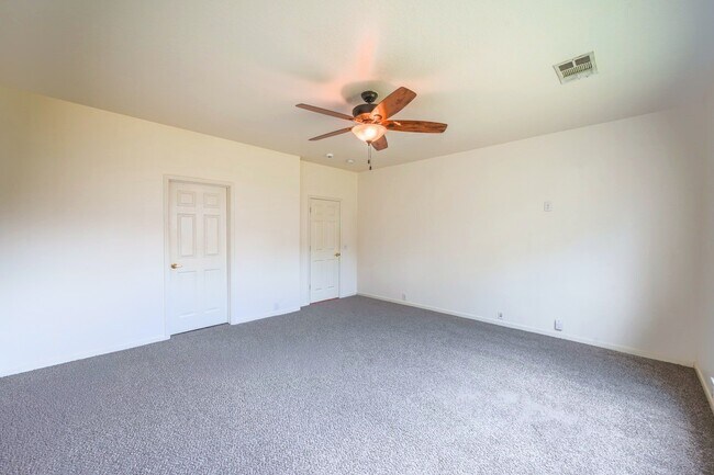 Building Photo - 11606 Canyon Woods Dr